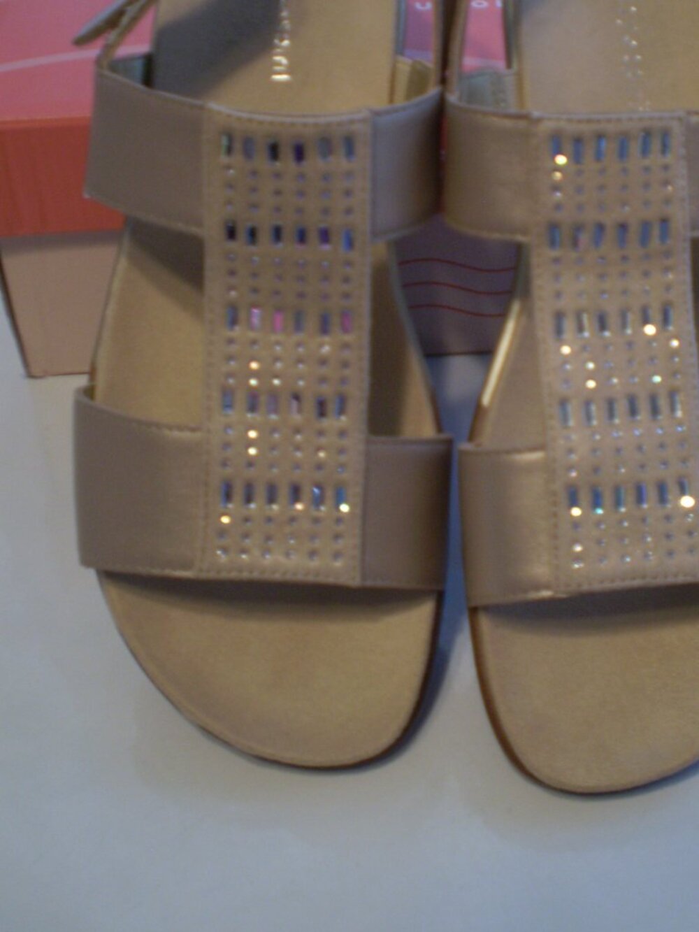 NEW WITH BOX CLASSY EASY SPIRIT GOLD SANDALS SZ 9M WITH BLING